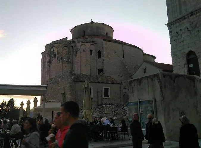 アパート Nina ザダル