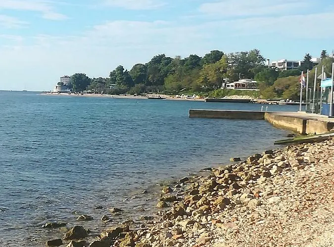 アパート Nina ザダル